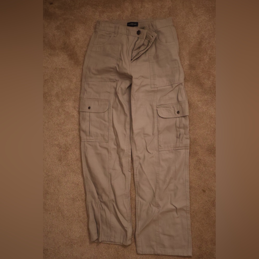 Beige Aeropostale Cargo pants